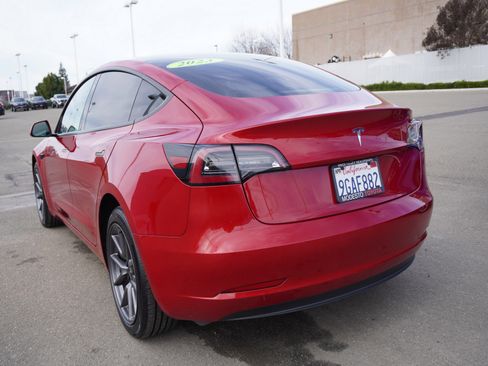 Used 2023 Tesla Model 3 Standard Range image 8