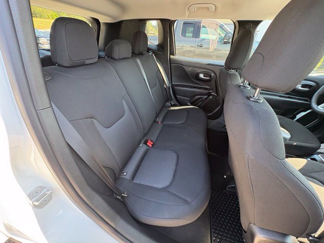 Used 2023 Jeep Renegade Latitude AWD/4WD image 27