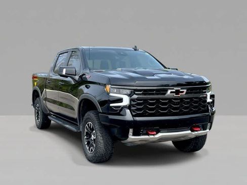 Used 2023 Chevrolet Silverado 1500 ZR2 w/ Technology Package AWD/4WD image 2