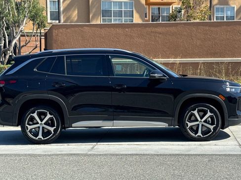 New 2025 Volkswagen Tiguan SE AWD/4WD image 3