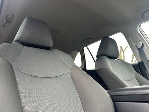 Used 2025 Toyota RAV4 XLE image 20