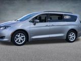 Used 2017 Chrysler Pacifica Touring-L w/ Tire & Wheel Group image 2