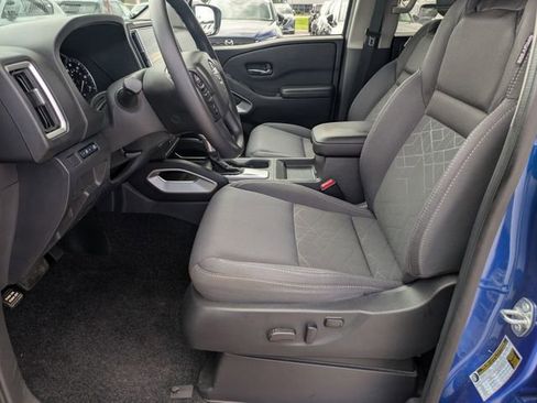 Used 2025 Nissan Frontier SV RWD image 13