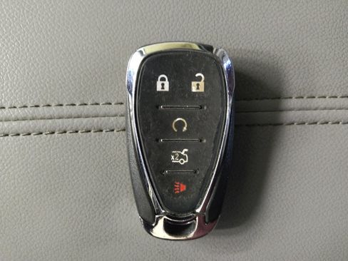 Used 2021 Chevrolet Malibu LT FWD image 32