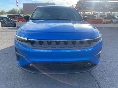 Used 2025 Jeep Wagoneer S Limited image 2