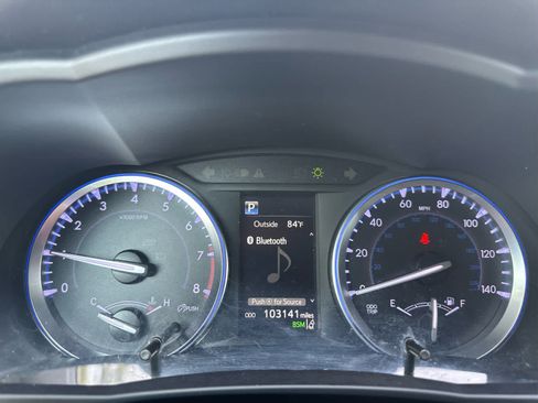 Used 2019 Toyota Highlander SE AWD/4WD image 12