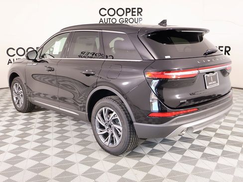 New 2026 Lincoln Corsair Premiere image 23