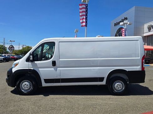 Used 2025 RAM ProMaster 2500 FWD image 8