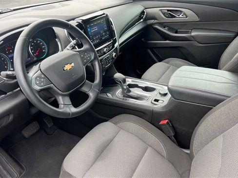 Used 2023 Chevrolet Traverse LT image 10