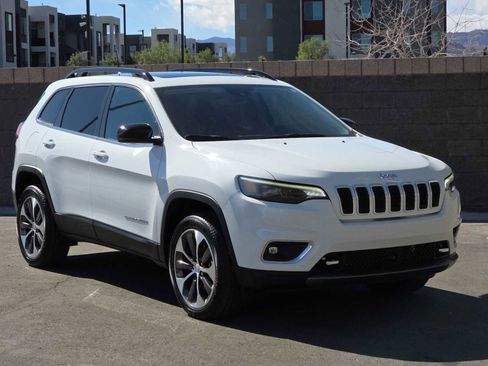 Used 2022 Jeep Cherokee Limited w/ Elite Package image 3