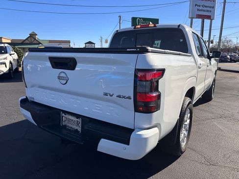 Used 2023 Nissan Frontier SV w/ SV Convenience Package image 3
