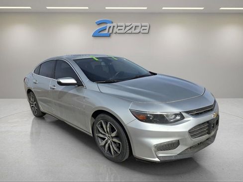 Used 2017 Chevrolet Malibu LT w/ Leather Package image 7