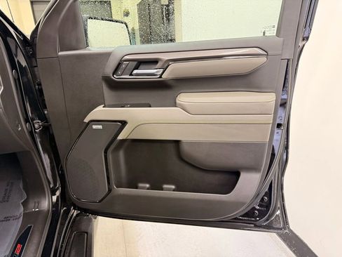 Used 2025 Chevrolet Silverado 1500 ZR2 w/ Technology Package image 28