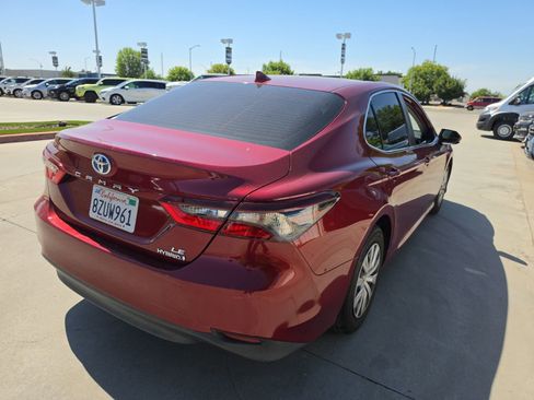 Used 2022 Toyota Camry LE FWD image 4