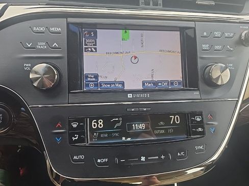 Used 2013 Toyota Avalon Limited FWD image 16