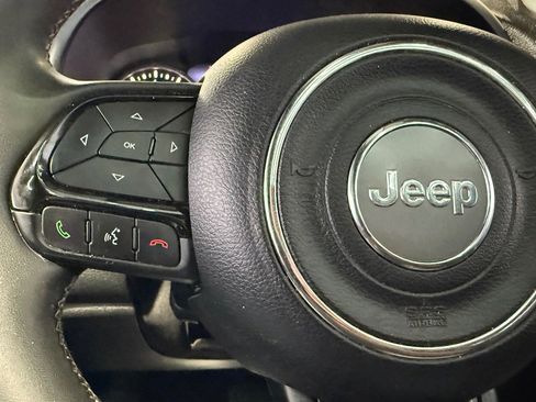 Used 2021 Jeep Renegade Latitude w/ Sun & Sound Group FWD image 13