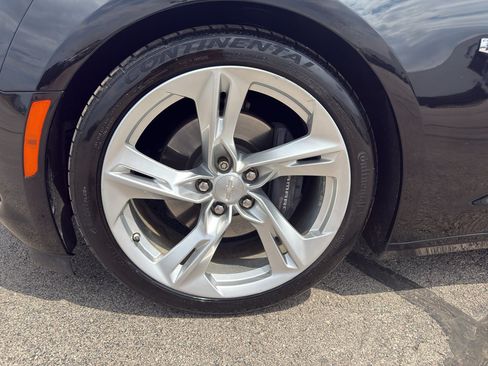 Used 2019 Chevrolet Camaro SS RWD image 9