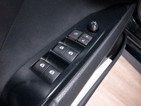 Used 2018 Toyota Camry LE image 12