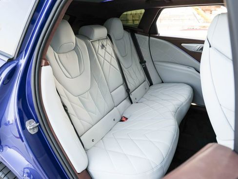 Used 2023 BMW XM AWD/4WD image 28