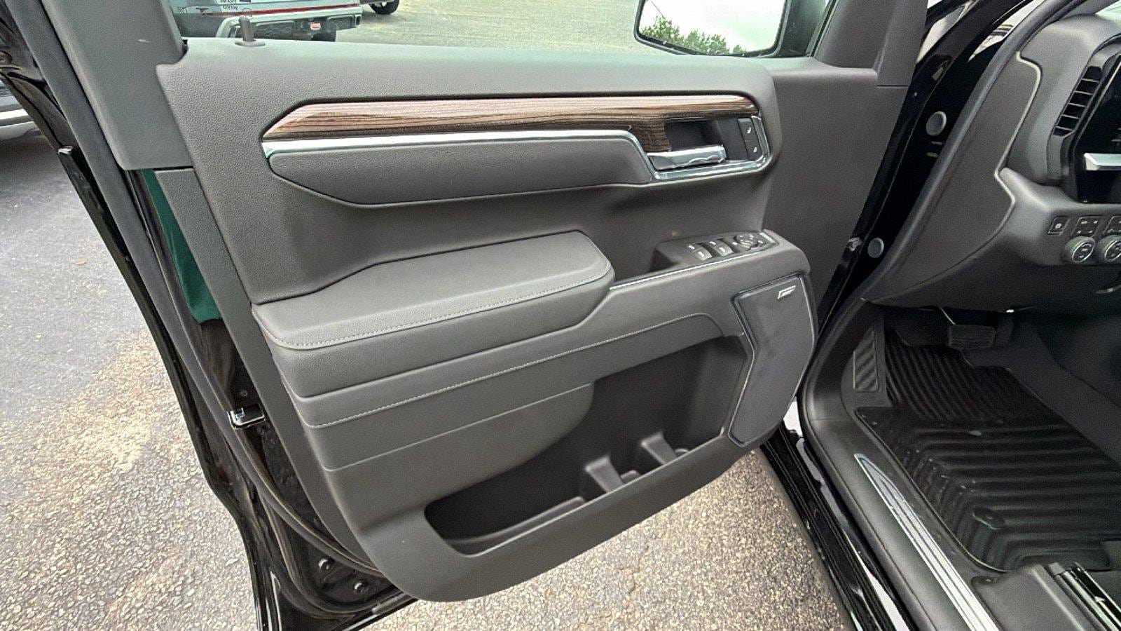 New 2026 Chevrolet Silverado 1500 RST w/ Convenience Package II AWD/4WD image 14