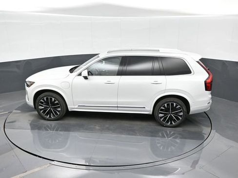 New 2026 Volvo XC90 T8 Plus w/ Protection Package Premier image 23