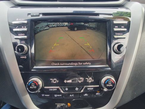 Used 2021 Nissan Murano SV image 11