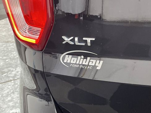 Used 2019 Ford Explorer XLT w/ Equipment Group 202A AWD/4WD image 36