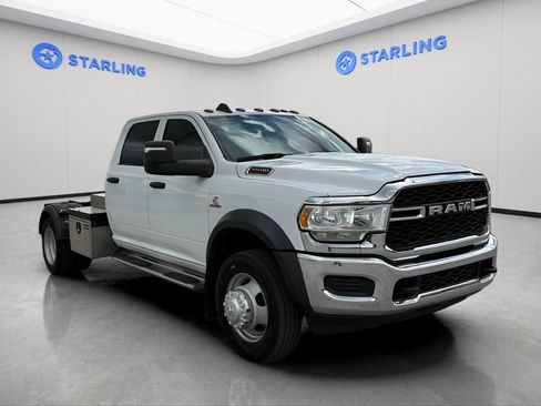 Used 2024 RAM 5500 Tradesman w/ Chrome Appearance Group AWD/4WD image 14