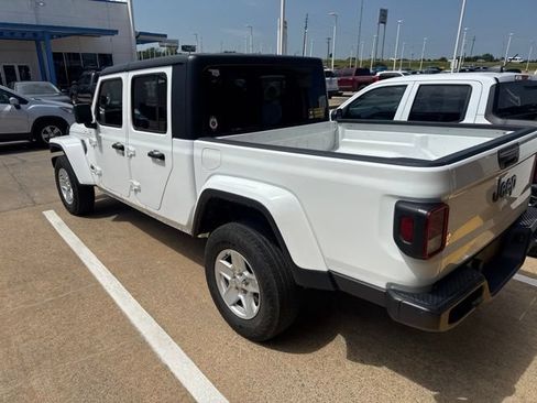Used 2022 Jeep Gladiator Sport AWD/4WD image 5