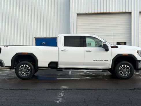 New 2026 GMC Sierra 3500 SLT w/ SLT Premium Package AWD/4WD image 3