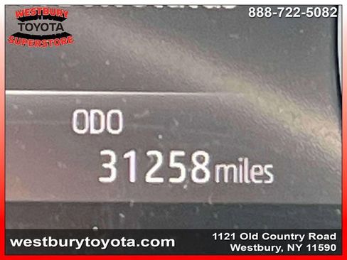 Used 2023 Toyota Highlander XLE image 29