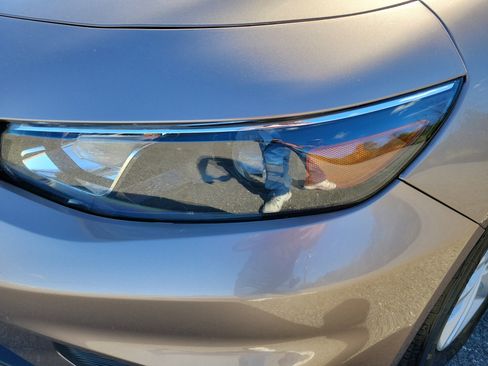 Used 2018 Chevrolet Malibu LT image 9