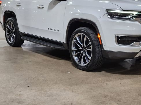 Used 2022 Jeep Wagoneer Series II w/ Premium Group I image 17