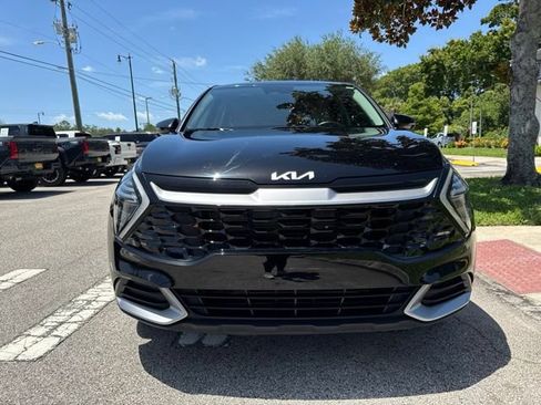 Used 2024 Kia Sportage EX FWD image 3