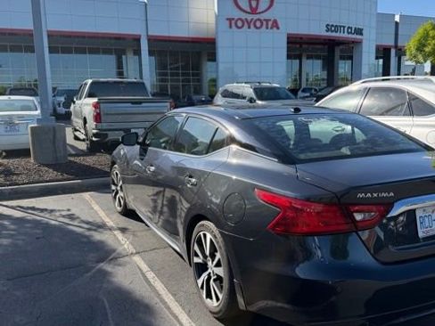 Used 2017 Nissan Maxima Platinum FWD image 2