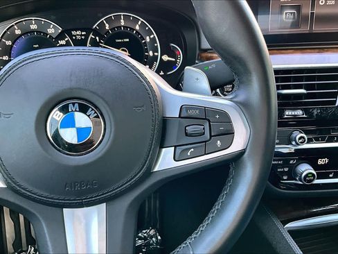 Used 2019 BMW 540i w/ M Sport Package RWD image 25