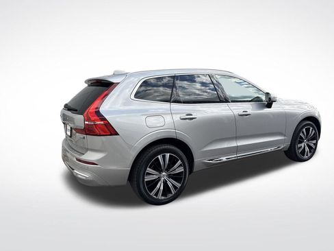 Certified 2022 Volvo XC60 B5 Inscription w/ Climate Package image 6