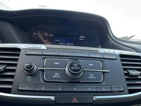 Used 2017 Honda Accord LX image 19