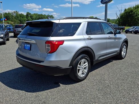 Certified 2024 Ford Explorer XLT AWD/4WD image 7