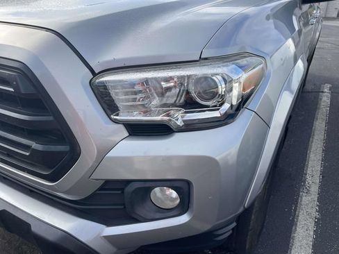 Used 2018 Toyota Tacoma SR5 RWD image 6