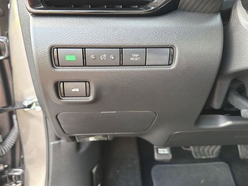 Used 2024 Nissan Sentra SR FWD image 19