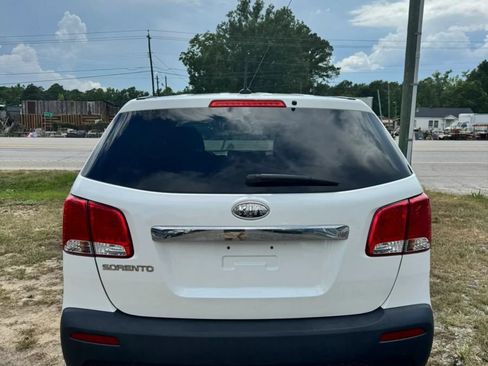 Used 2011 Kia Sorento 2WD image 8