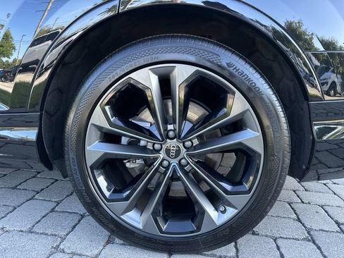 Used 2025 Audi Q7 3.0T Prestige w/ Prestige Package AWD/4WD image 11