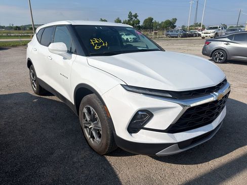 Used 2025 Chevrolet Blazer LT FWD image 1