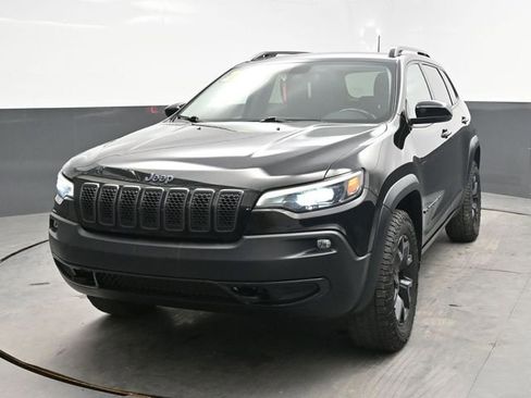 Used 2020 Jeep Cherokee Latitude AWD/4WD image 2