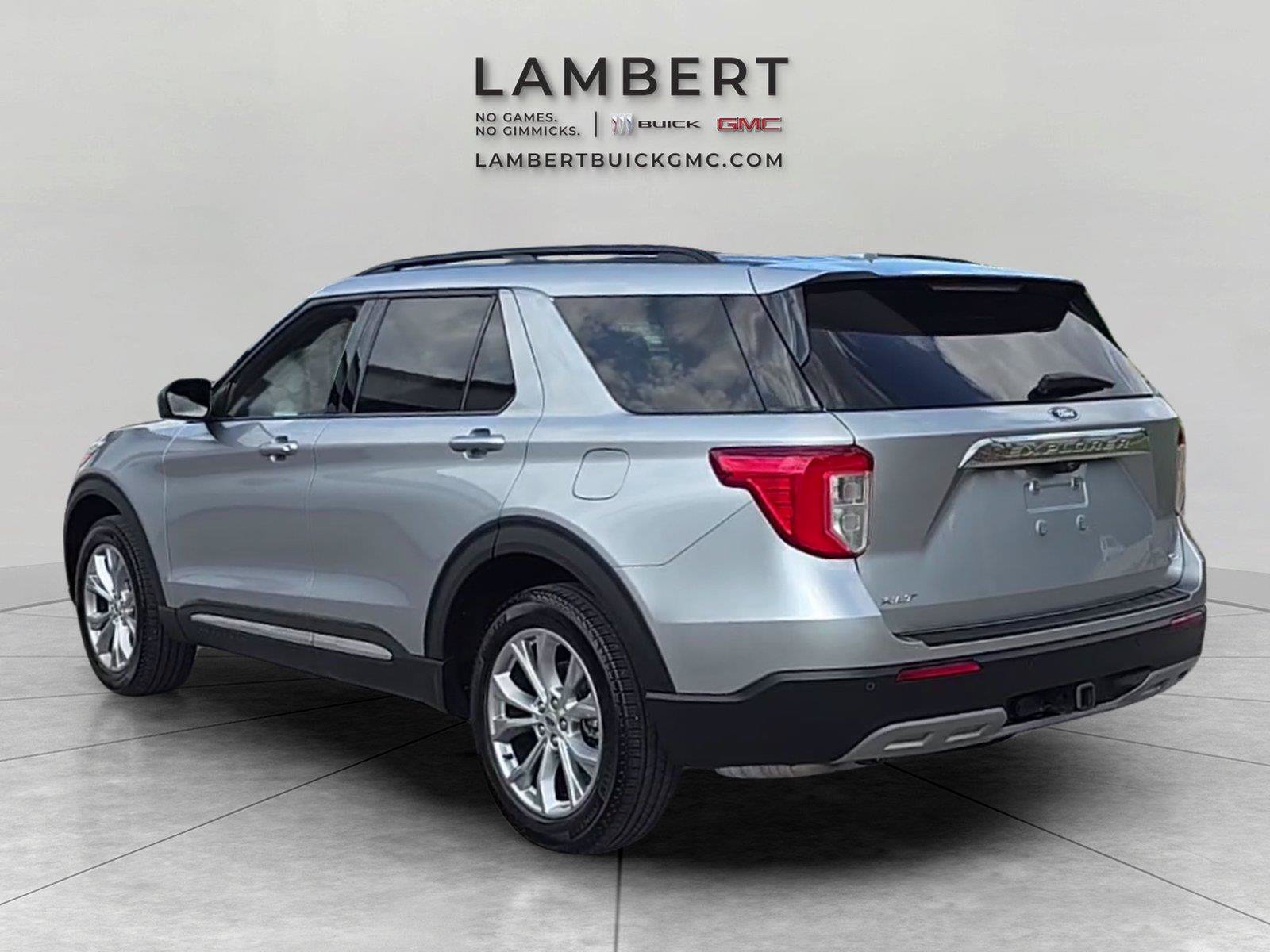 Used 2020 Ford Explorer XLT w/ Equipment Group 202A AWD/4WD image 3