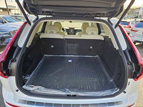 New 2026 Volvo XC60 B5 Ultra w/ Protection Package Premier image 18