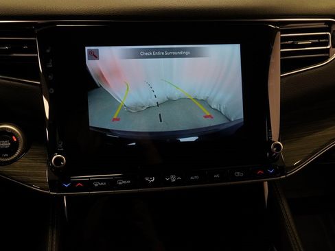 Used 2022 Jeep Wagoneer Series III w/ Flexible Seating Group image 32