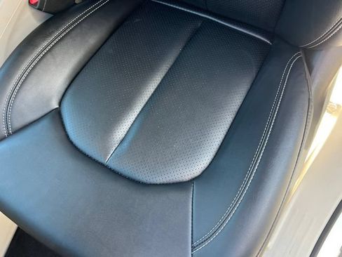 Used 2024 Chrysler Pacifica Touring-L AWD/4WD image 13