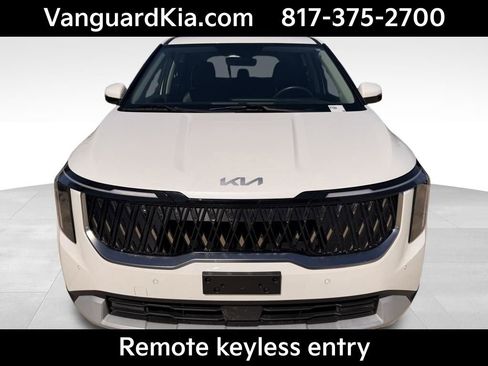 Certified 2025 Kia Carnival EX image 7